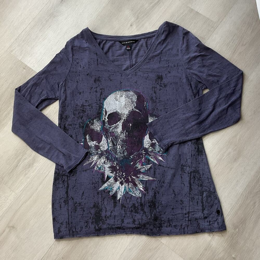 Rock & Republic Size XL Purple Womens V-Neck Graphic Long Sleeve Top